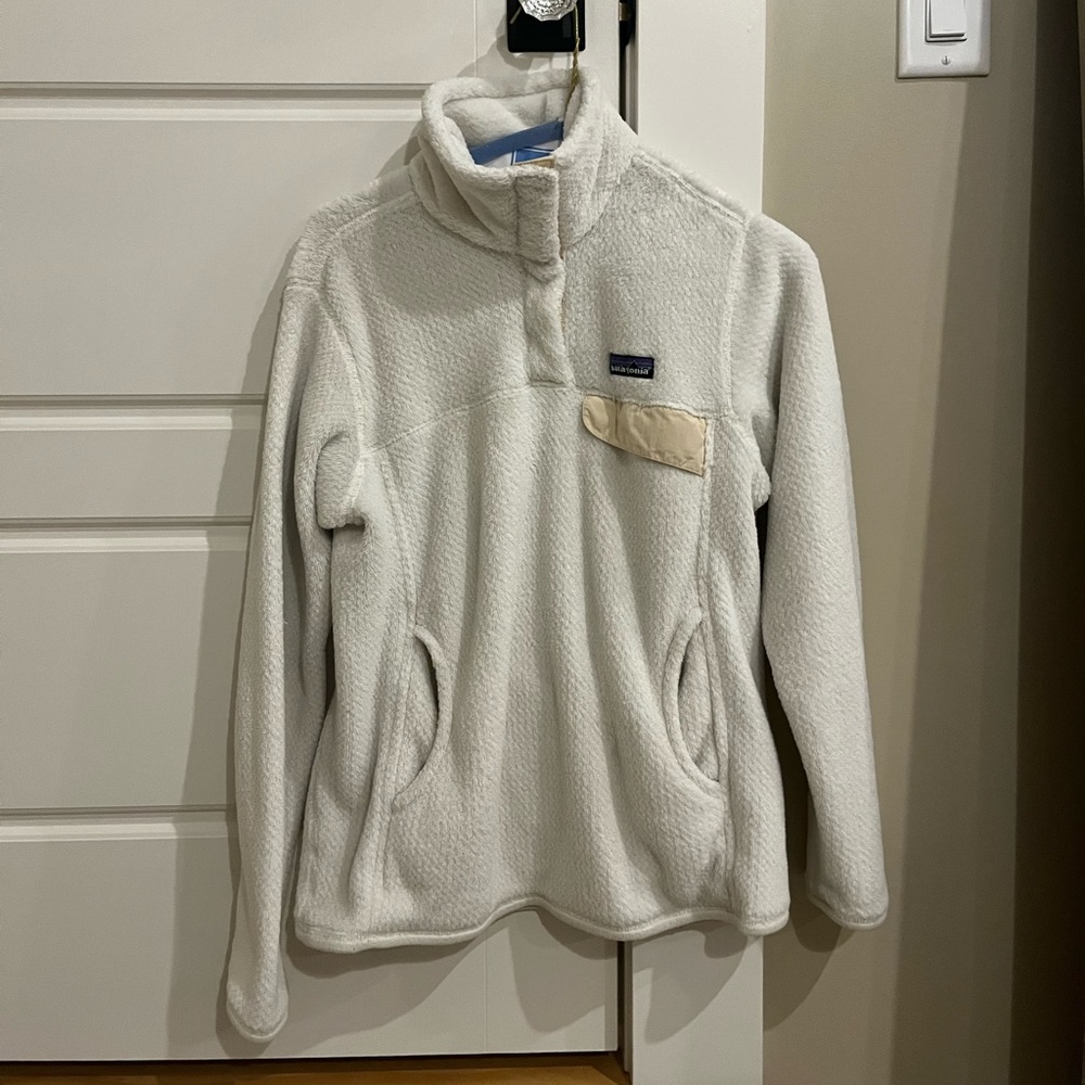 White Patagonia Re-tool snap fleece